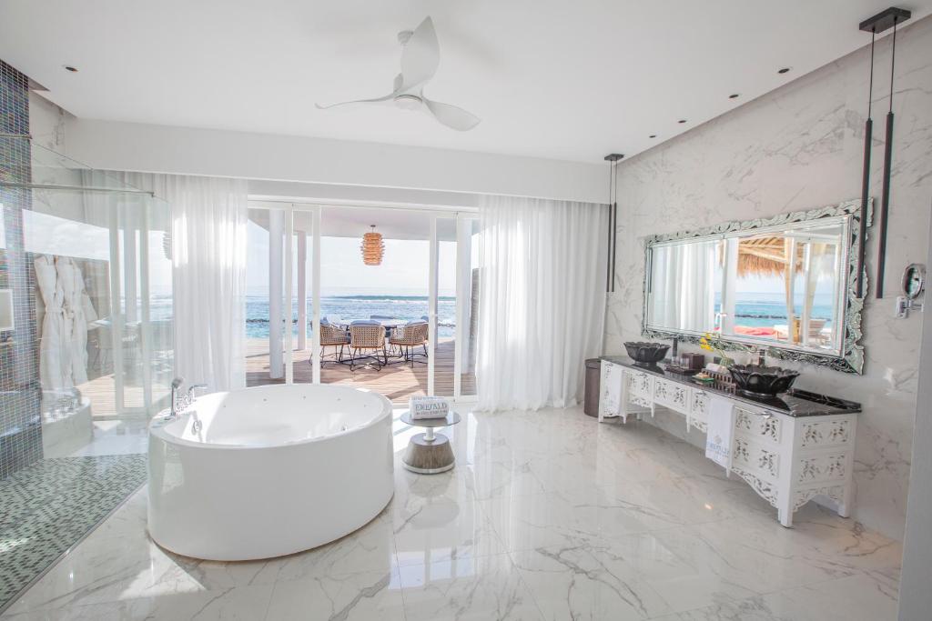 Banheiro em mármore sofisticado